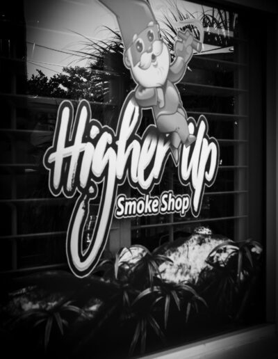 Higher Up Smoke Shop007 1